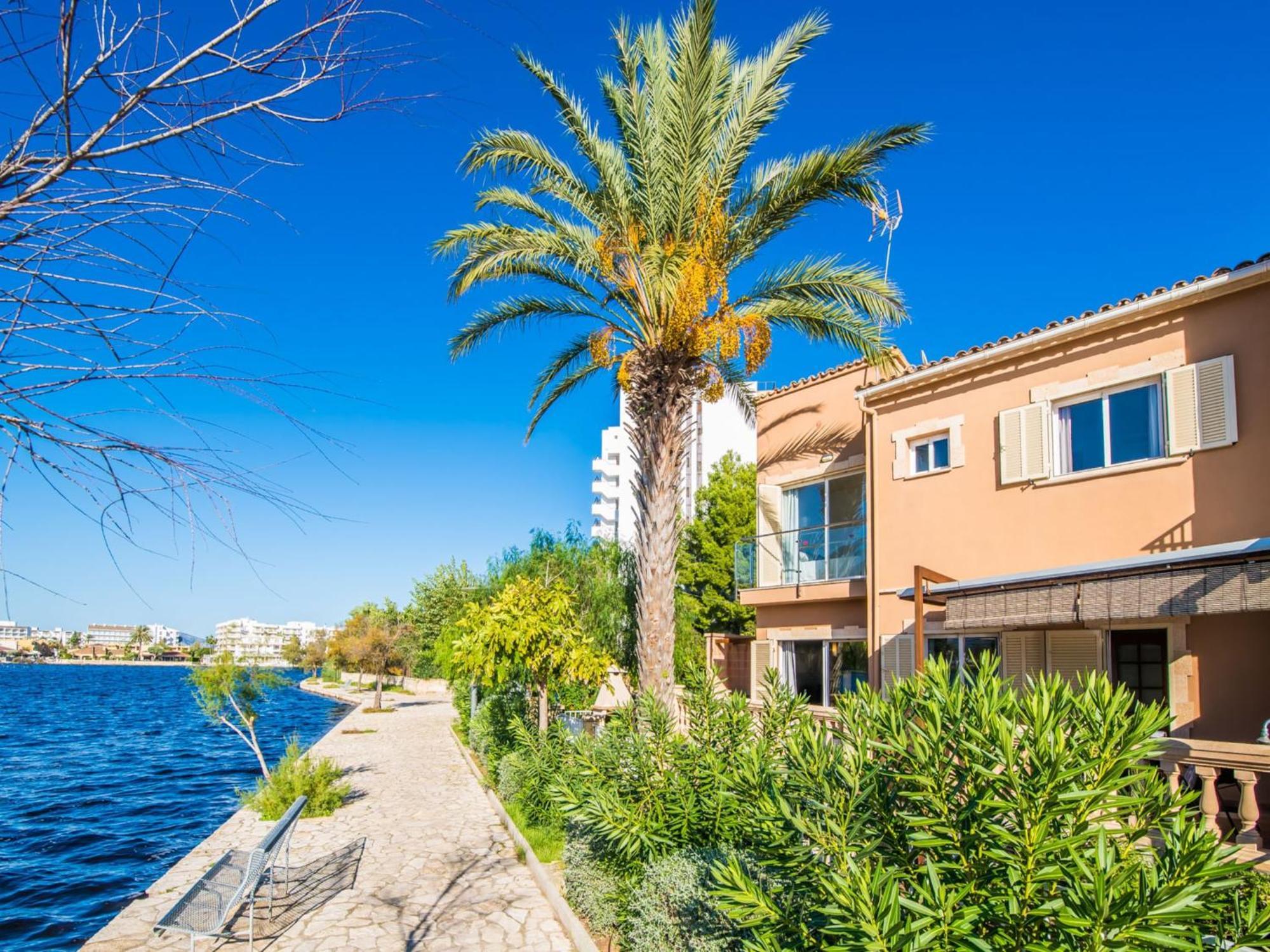 2 Bedroom In Holiday home *